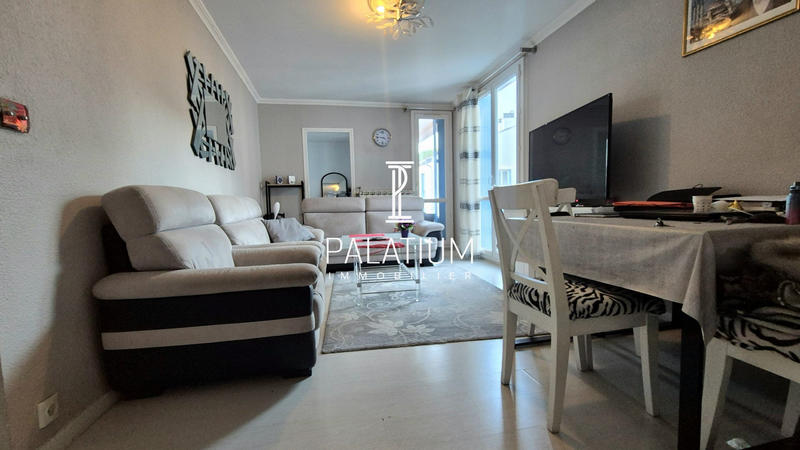 Appartement - 93 m² - 5 pièces