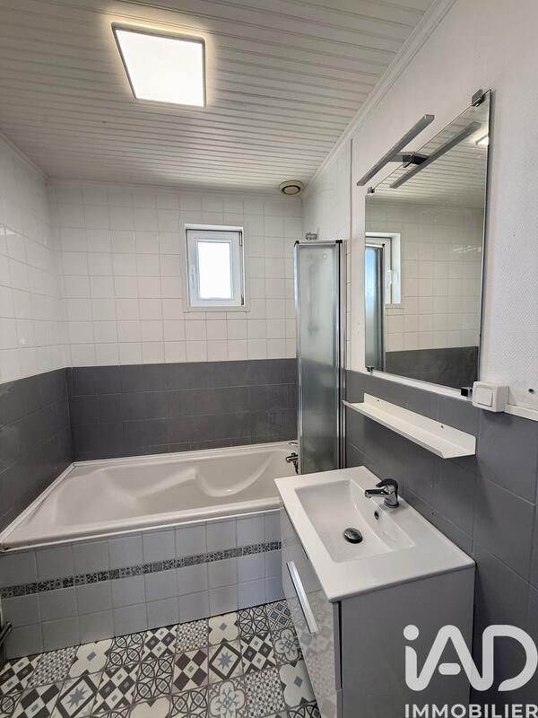 Maison - 74 m² - 5 pièces