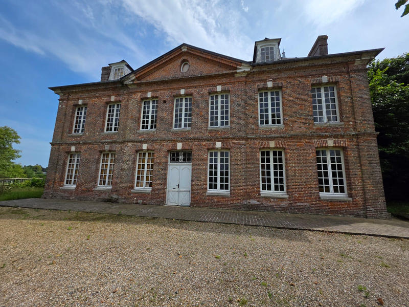 Propriété - 222 m² - 6 pièces