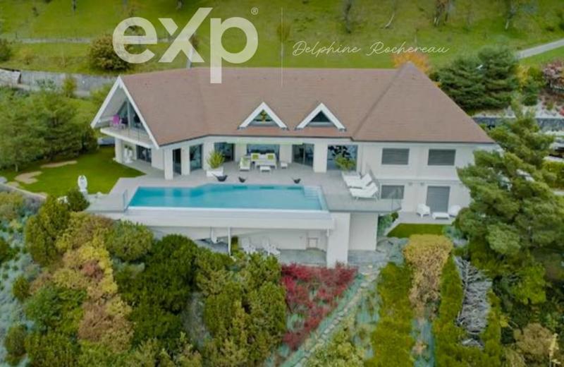 Propriété - 442 m² - 8 pièces