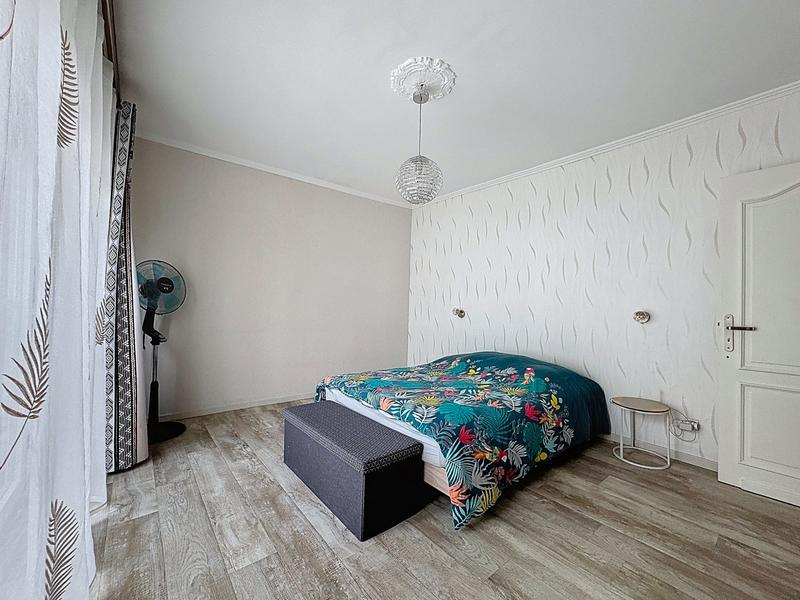 Appartement - 90 m² - 4 pièces