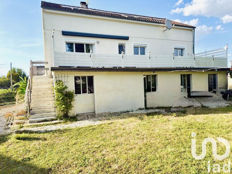 Maison - 180 m² - 8 pièces