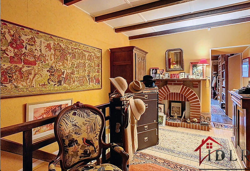 Maison - 213 m² - 6 pièces