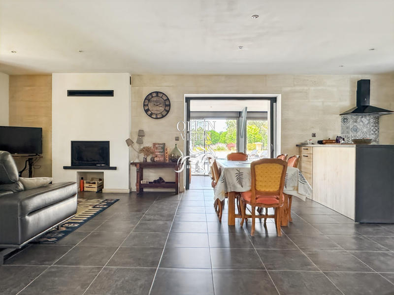 Maison - 203 m² - 7 pièces