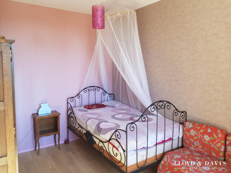 Maison - 221 m² - 7 pièces