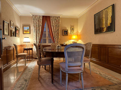 Maison - 274 m² - 7 pièces