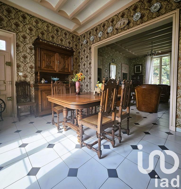 Maison - 265 m² - 11 pièces