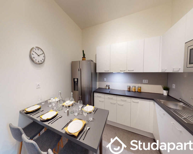 Chambre - 120 m² - 1 pièce