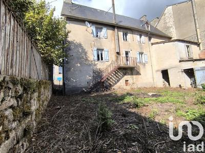 Maison - 240 m² - 6 pièces