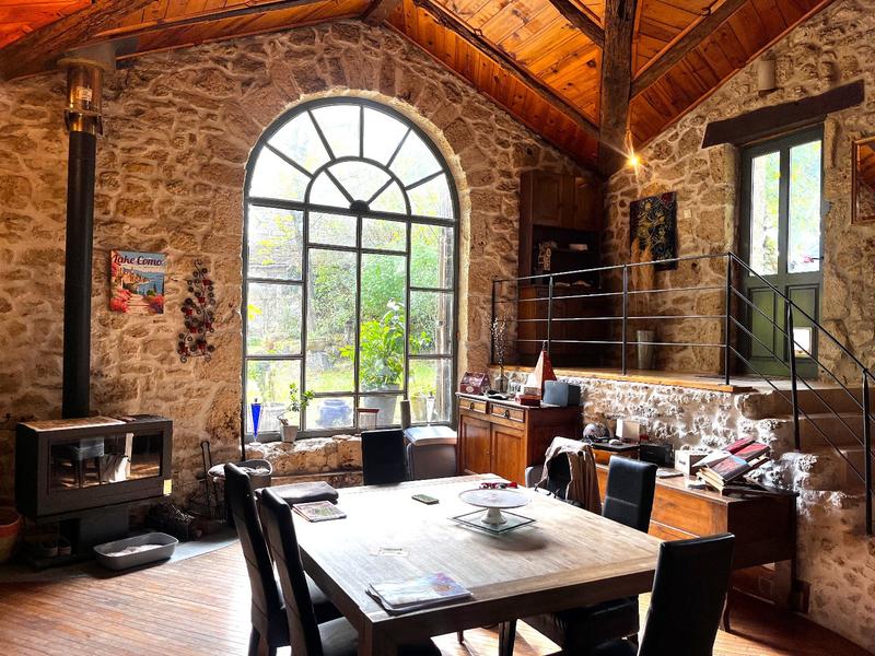 Maison - 286 m² - 13 pièces