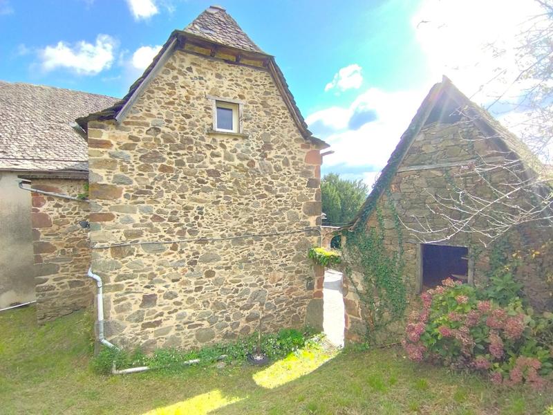 Corps de ferme - 240 m² - 8 pièces