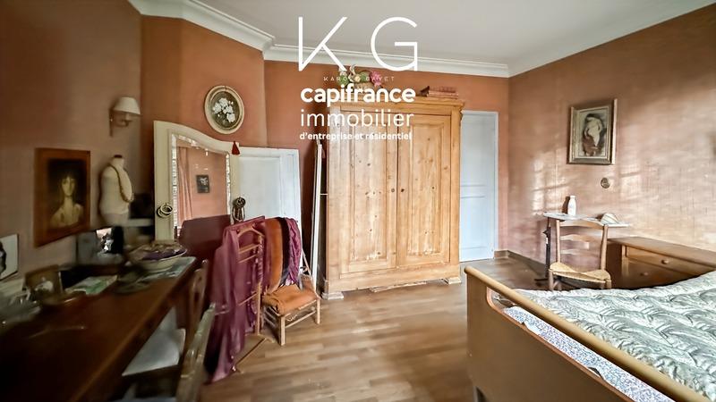 Propriété - 230 m² - 10 pièces