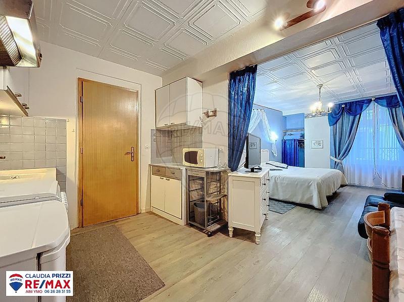 Maison - 428 m² - 19 pièces