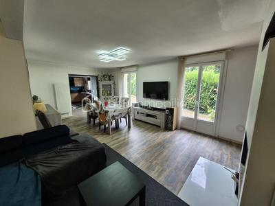 Maison traditionnelle - 140 m² - 6 pièces