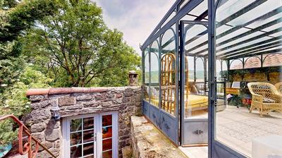 Maison - 240 m² - 4 pièces