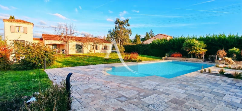 Maison - 184 m² - 7 pièces