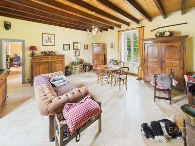 Maison - 151 m² - 8 pièces