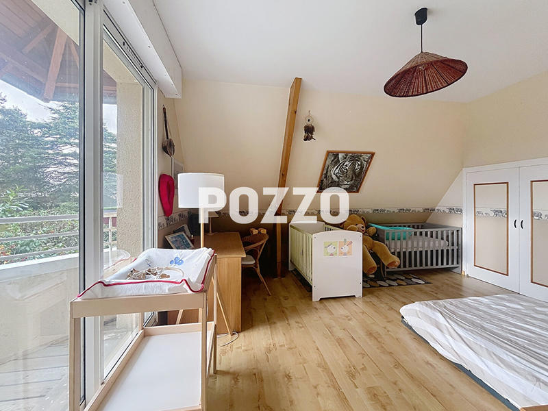 Maison - 184 m² - 8 pièces