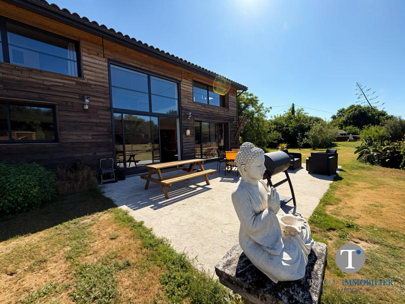 Maison contemporaine - 230 m² - 9 pièces