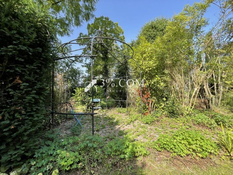 Propriété - 233 m² - 9 pièces