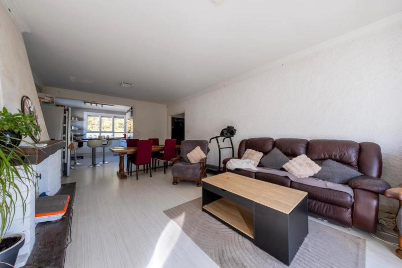 Maison - 250 m² - 11 pièces