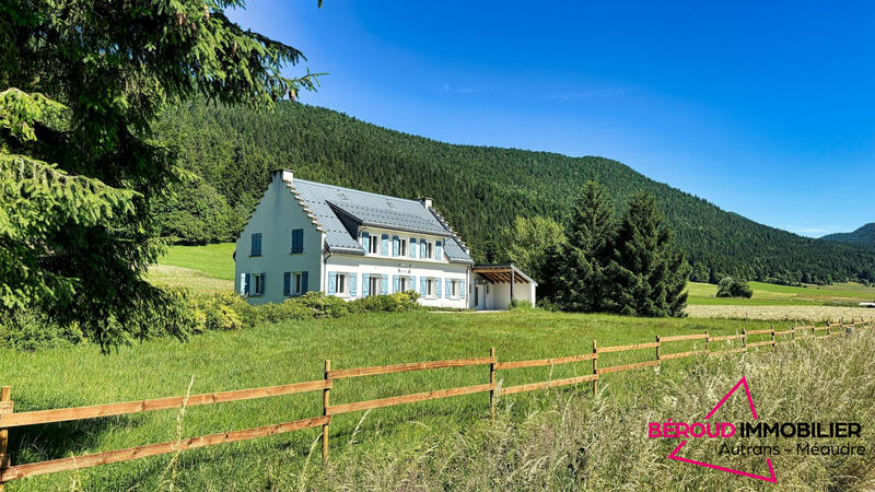 Maison - 300 m² - 10 pièces