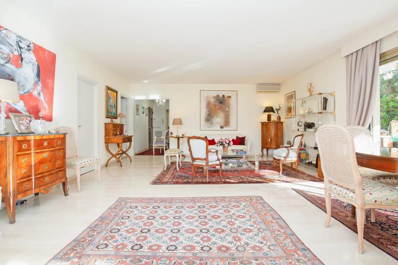 Appartement - 100 m² - 4 pièces