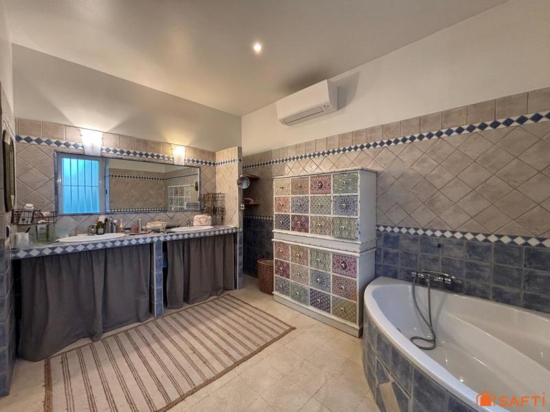 Maison - 227 m² - 7 pièces