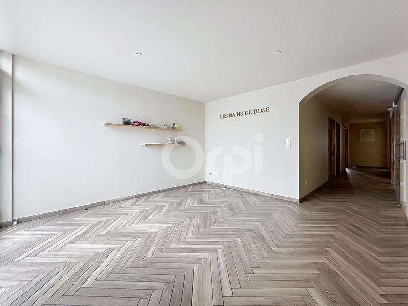 Maison - 121 m² - 6 pièces