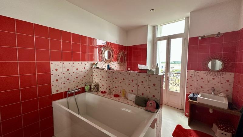 Maison bourgeoise - 305 m² - 10 pièces