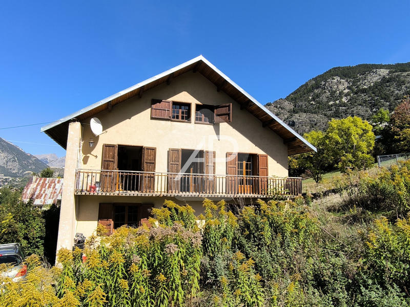 Maison - 155 m² - 8 pièces