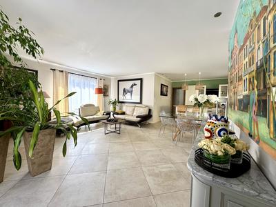 Maison - 96 m² - 4 pièces