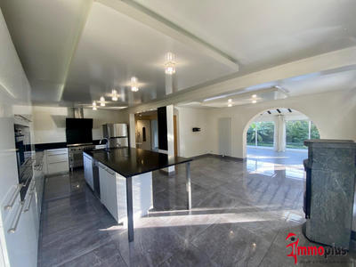 Maison - 150 m² - 8 pièces