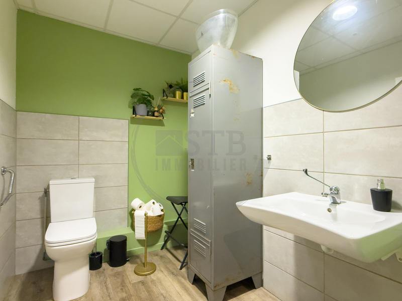 Fonds de commerce - Magasins - 65 m²