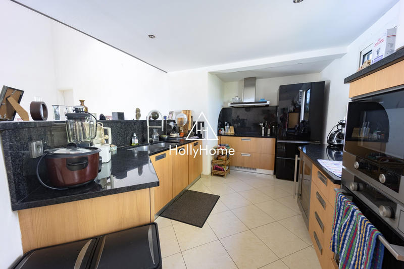 Villa - 187 m² - 7 pièces