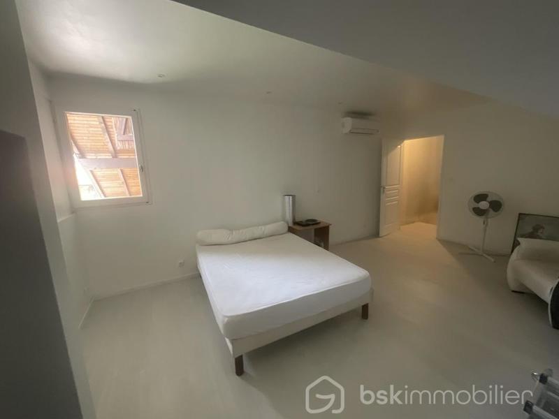 Corps de ferme - 222 m² - 7 pièces