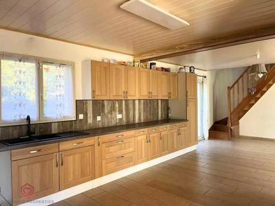 Maison - 243 m² - 6 pièces