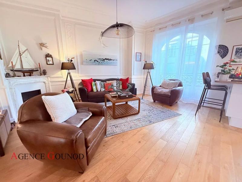 Appartement - 104 m² - 4 pièces