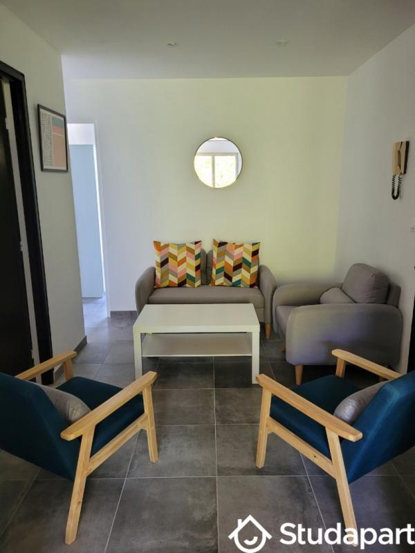 Chambre - 11 m² - 1 pièce