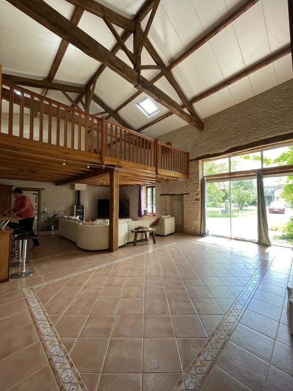 Maison - 392 m² - 8 pièces