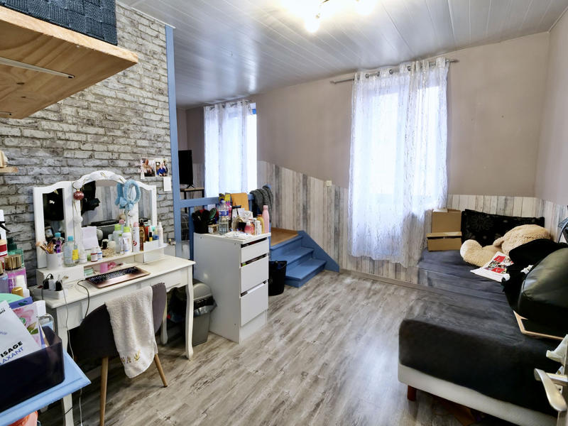 Maison - 184 m² - 9 pièces