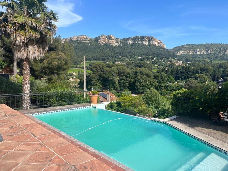 Maison - 104 m² - 4 pièces