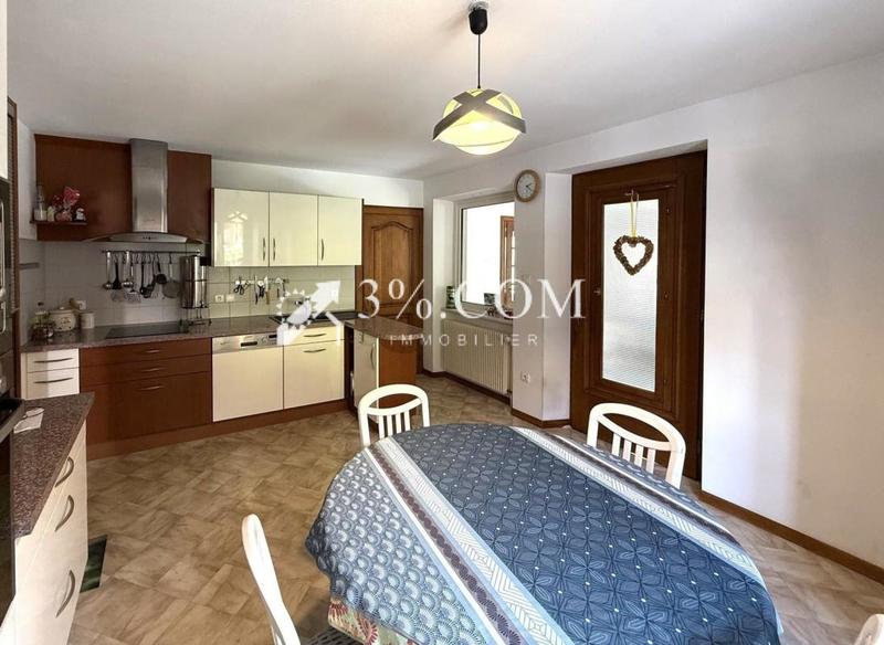 Propriété - 300 m² - 13 pièces