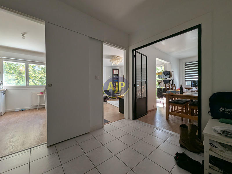 Appartement - 100 m² - 5 pièces