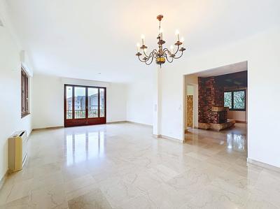 Maison - 184 m² - 8 pièces