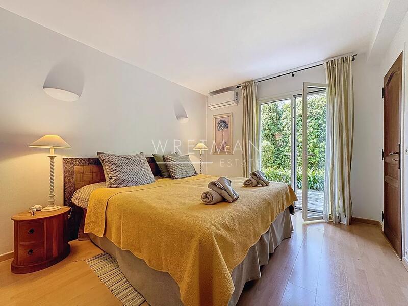 Maison - 266 m² - 8 pièces