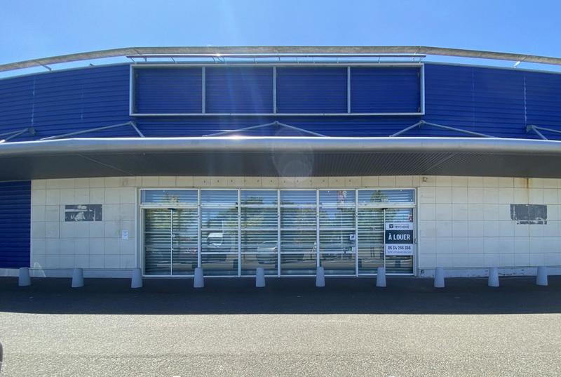 Local commercial - 1 203 m²