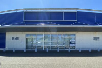 Local commercial - 1 203 m²