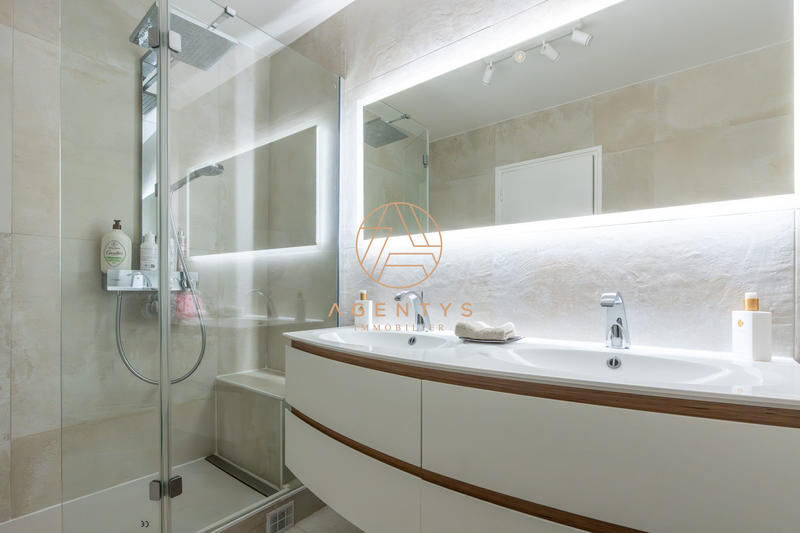 Appartement - 122 m² - 5 pièces