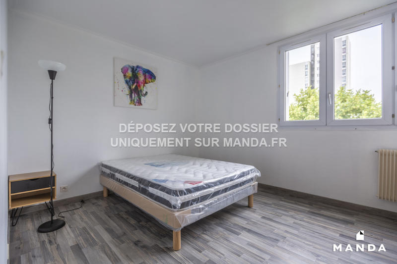 Chambre - 10 m² - 5 pièces
